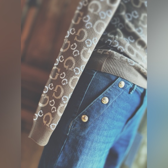 Denim / Detailing Gold Tone Studded Faux Pockets - Picture 4 of 10